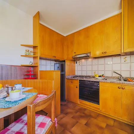 Menesini By Interhome Апартаменти В'яреджо