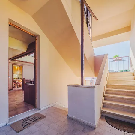 Menesini By Interhome