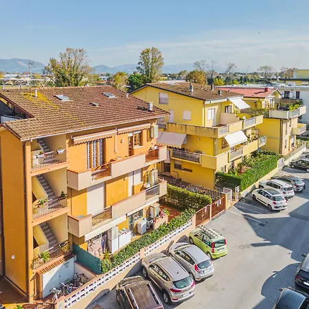 Menesini By Interhome Apartament *