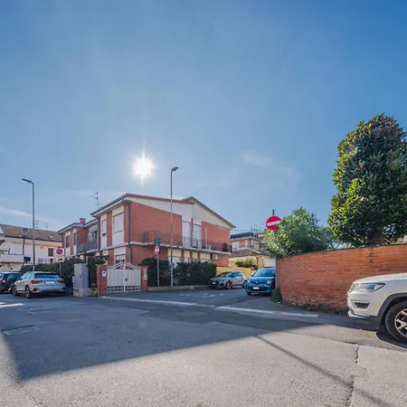 Menesini By Interhome Апартаменти В'яреджо