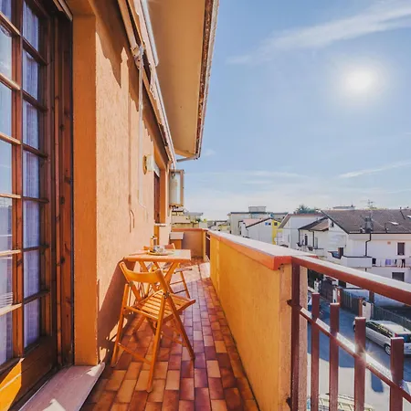 Menesini By Interhome